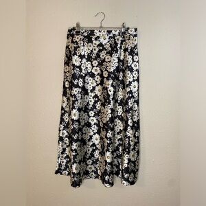 Haute Monde silky floral print skirt | midi | black, white, yellow | size Large